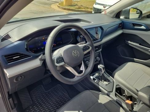Certified 2024 Volkswagen Taos SE w/ Panoramic Sunroof Package FWD image 25