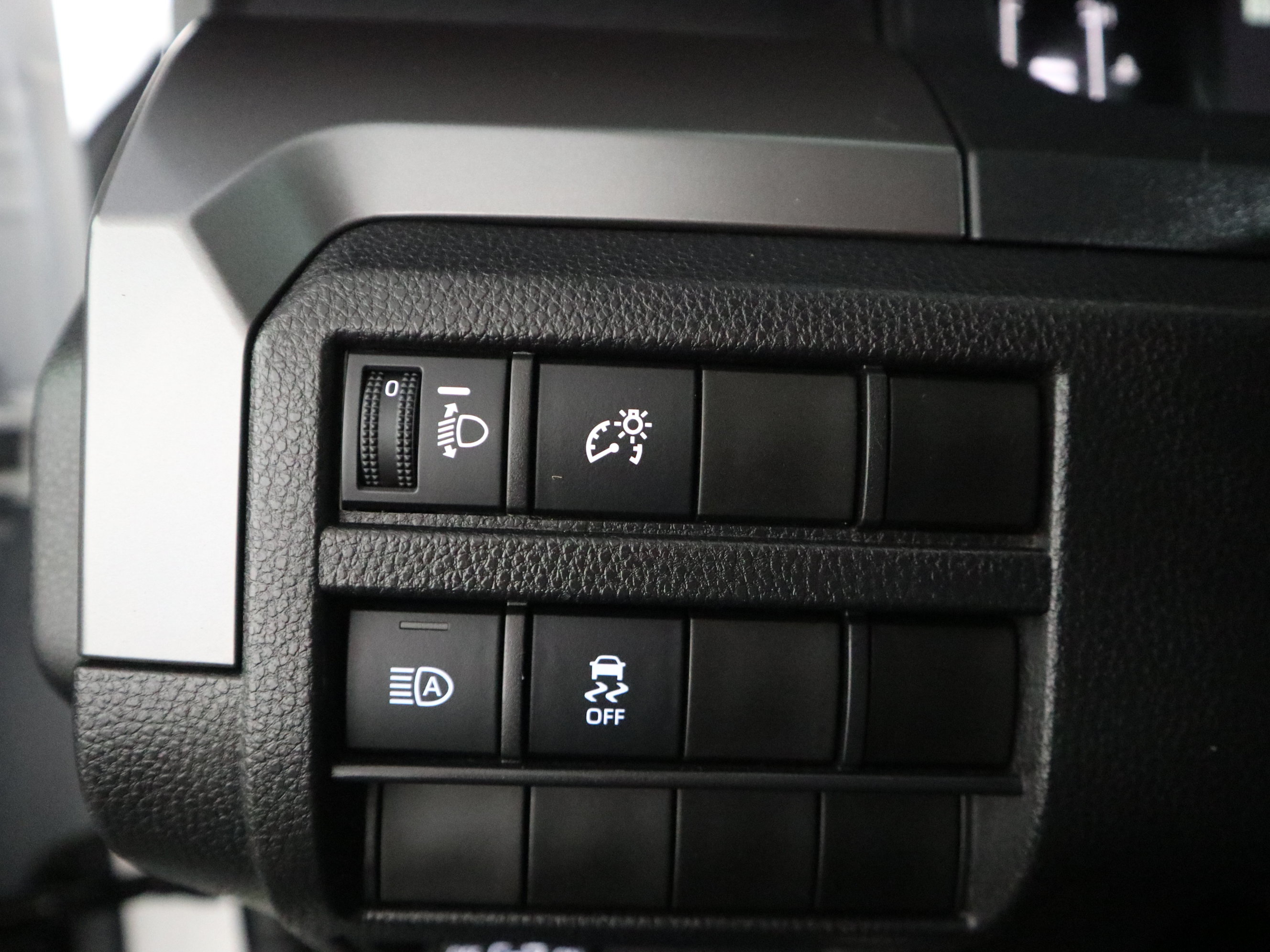 Used 2025 Toyota Tacoma SR5 AWD/4WD image 29