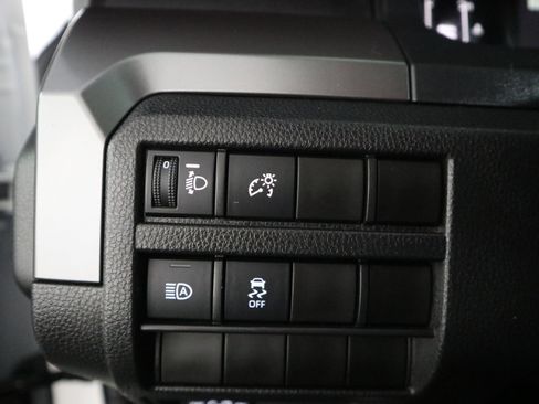 Used 2025 Toyota Tacoma SR5 AWD/4WD image 29