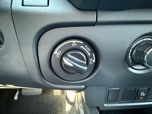 New 2026 Nissan Frontier SV w/ Tow Package image 31