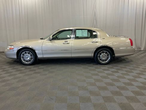 Used 2007 Lincoln Town Car Signature Limited RWD image 15