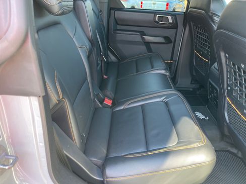 Used 2024 Ford Bronco Badlands image 18