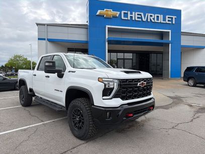 New 2026 Chevrolet Silverado 2500 ZR2 w/ LPO, Dark Essentials Package