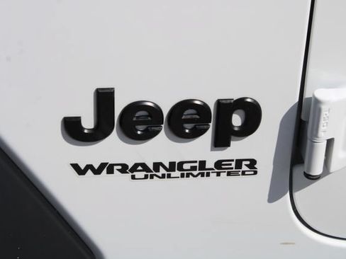 Used 2022 Jeep Wrangler Unlimited Sport AWD/4WD image 8