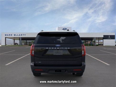 New 2026 Ford Expedition Active image 5