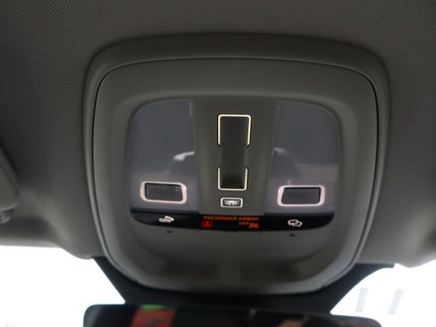 Used 2025 Volvo XC90 B5 Plus image 29