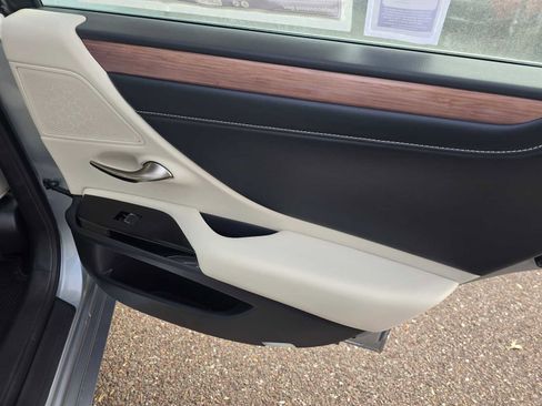 New 2025 Lexus ES 350 w/ Premium Package image 13
