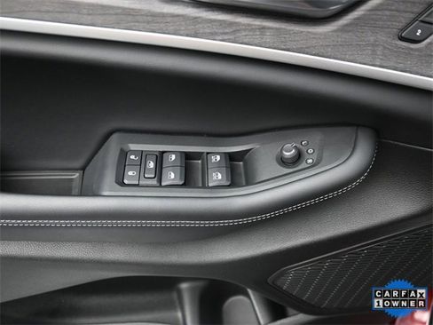 Used 2025 Jeep Grand Cherokee Limited w/ Luxury Tech Group II image 10