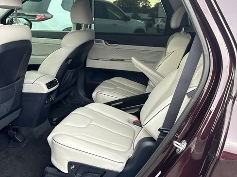 Used 2025 Hyundai Palisade Calligraphy FWD image 5