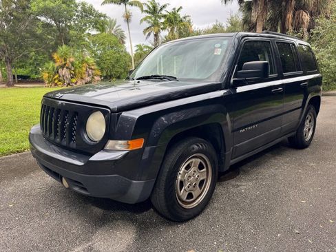 Used 2015 Jeep Patriot Sport w/ Power Value Group image 3