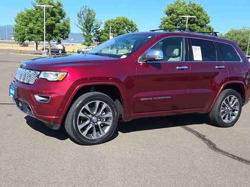 Used 2018 Jeep Grand Cherokee Overland AWD/4WD image 4