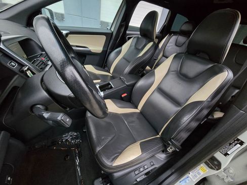 Used 2013 Volvo XC60 T6 R-Design Platinum image 14