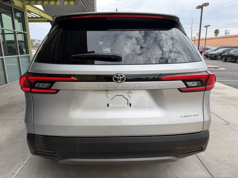 Used 2024 Toyota Grand Highlander Limited image 13