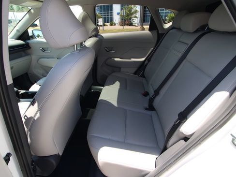 Used 2024 Hyundai Kona Limited AWD/4WD image 7