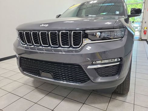 Certified 2024 Jeep Grand Cherokee Limited AWD/4WD image 28