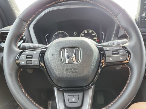 Used 2025 Honda Pilot TrailSport image 31