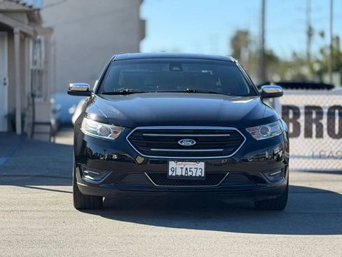 Used 2017 Ford Taurus Limited image 4