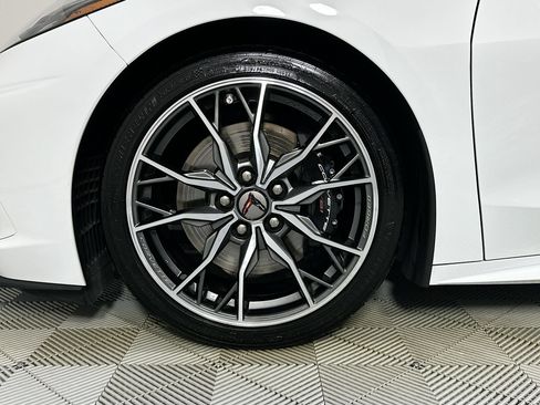 Used 2024 Chevrolet Corvette Stingray Premium Conv w/ Z51 Performance Package RWD image 9