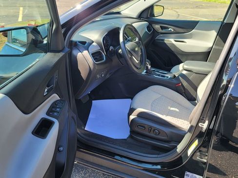 Used 2023 Chevrolet Equinox LT w/ Driver Convenience Package image 18