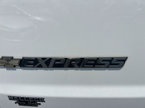 Used 2019 Chevrolet Express 2500 RWD image 13