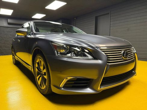 Used 2013 Lexus LS 460 AWD w/ Comfort Pkg image 3