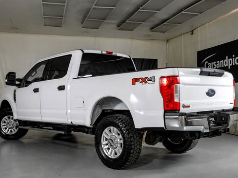 Used 2017 Ford F250 XLT w/ XLT Value Package AWD/4WD image 10