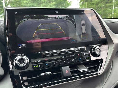 Used 2020 Toyota Highlander Limited AWD/4WD image 33