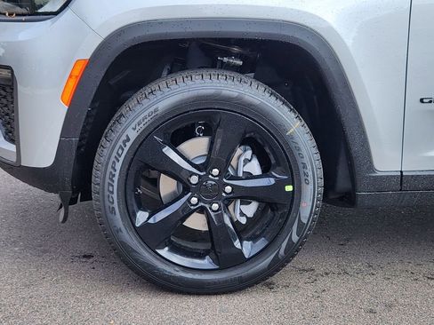 New 2026 Jeep Grand Cherokee Limited AWD/4WD image 10