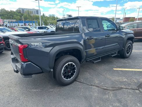 Used 2026 Toyota Tacoma TRD Off-Road w/ TRD Off Road Upgrade Package AWD/4WD image 8