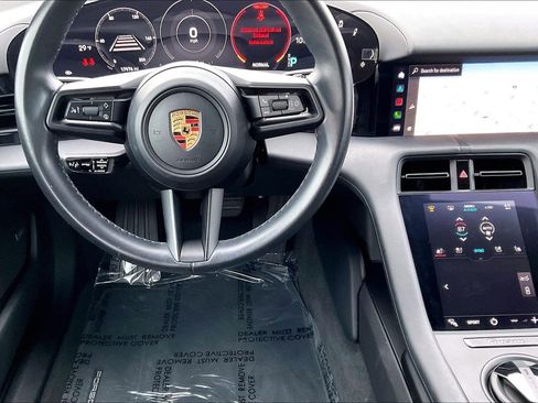 Used 2022 Porsche Taycan image 8
