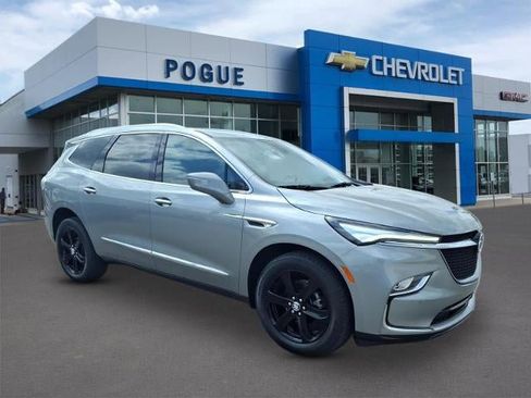 Used 2023 Buick Enclave Essence w/ Experience Buick Package AWD/4WD image 1