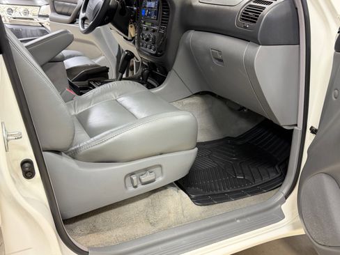 Used 2000 Toyota Land Cruiser image 18