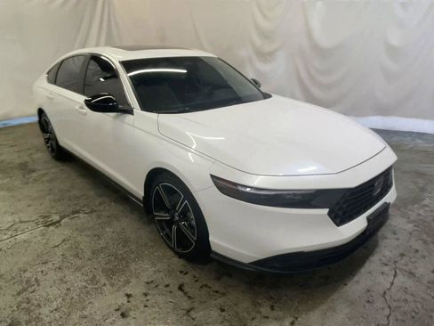 Certified 2025 Honda Accord Sport image 2