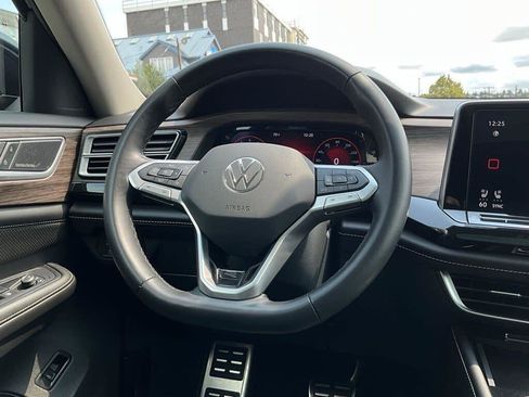 Used 2024 Volkswagen Atlas SEL Premium R-Line AWD/4WD image 24