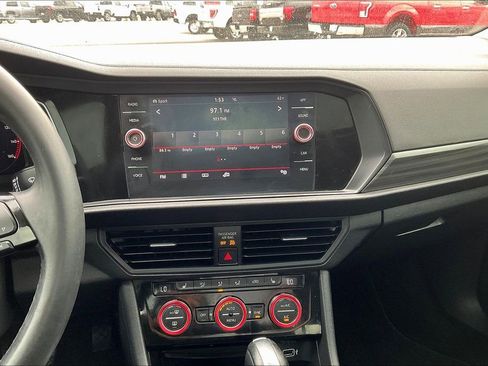 Used 2019 Volkswagen Jetta SEL image 6