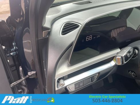 Used 2024 Cadillac Lyriq Luxury AWD/4WD image 23