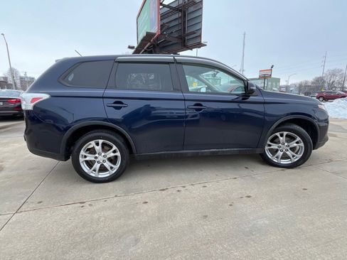 Used 2015 Mitsubishi Outlander SE image 4
