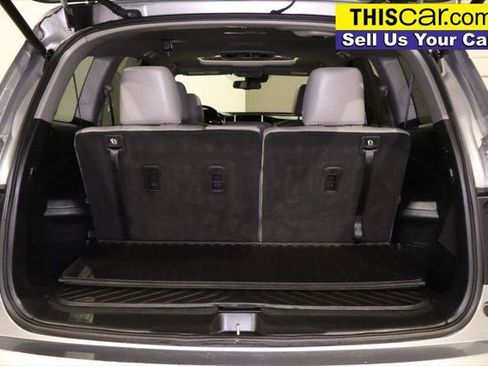 Used 2017 Honda Pilot Touring image 32