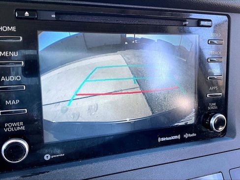 Used 2019 Toyota Sienna XLE image 21