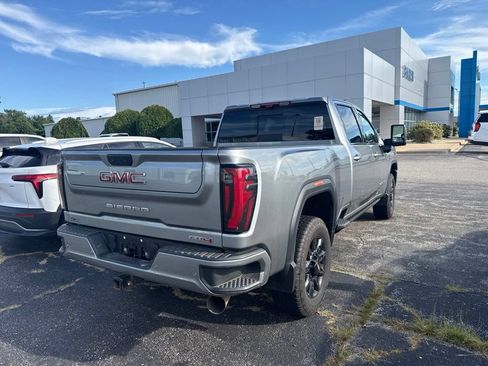 Used 2024 GMC Sierra 2500 AT4 w/ AT4 Premium Plus Package AWD/4WD image 3