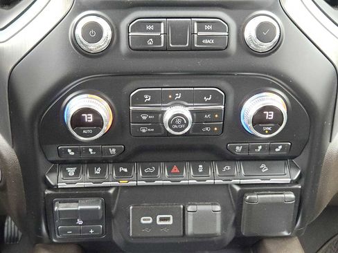 Certified 2022 GMC Sierra 2500 Denali w/ Denali Ultimate Package AWD/4WD image 19