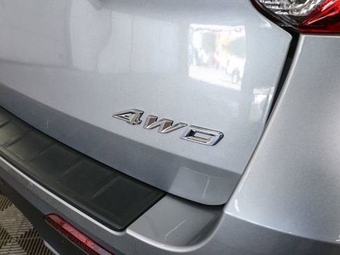 Used 2023 Ford Explorer XLT w/ Equipment Group 202A AWD/4WD image 10