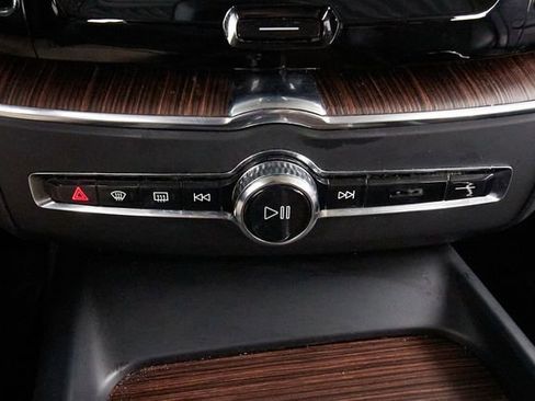 Certified 2022 Volvo XC60 B5 Momentum w/ Advanced Package AWD/4WD image 15
