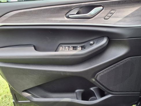 New 2025 Jeep Grand Cherokee L Limited w/ Luxury Tech Group II image 18