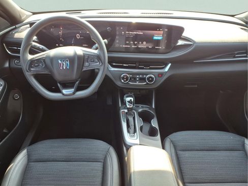 Used 2024 Buick Envista Preferred w/ Convenience II Package FWD image 10