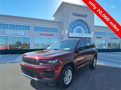 Certified 2024 Jeep Grand Cherokee Laredo X image 1