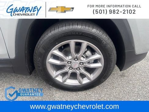 Used 2024 GMC Terrain SLT AWD/4WD image 12