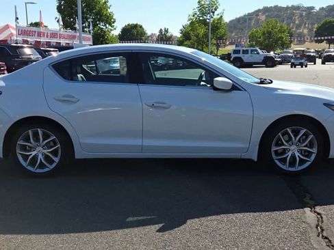 Used 2019 Acura ILX FWD image 9