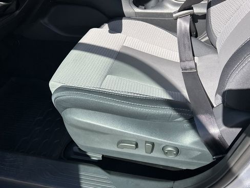 Used 2025 Subaru Outback Premium w/ Popular Package #1A image 21