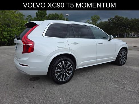 Used 2022 Volvo XC90 T5 Momentum w/ Protection Package Premier FWD image 3
